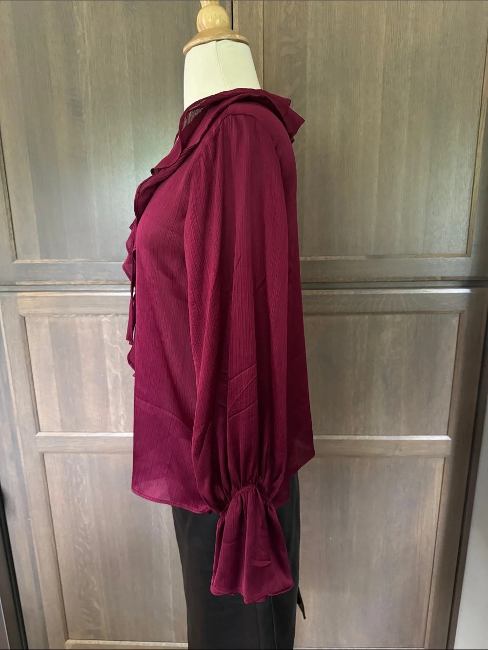 Vince Comuto- Ruffled V-Neck Bell-Sleeve Top - Picture 7 of 9